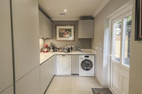 3 Teazle Meade, Thornwood, Epping, CM16 6TZ