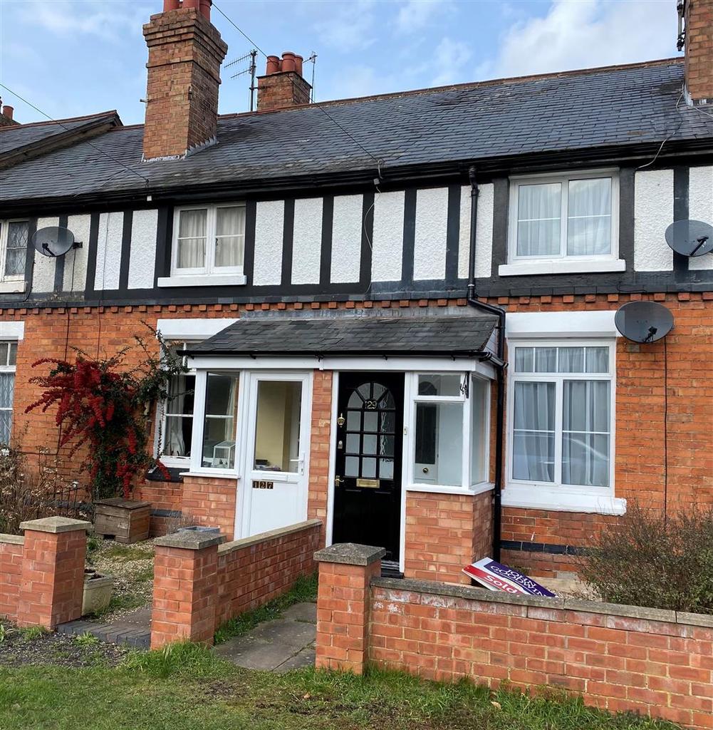 Madresfield Road, Malvern 2 bed terraced house £750 pcm (£173 pw)