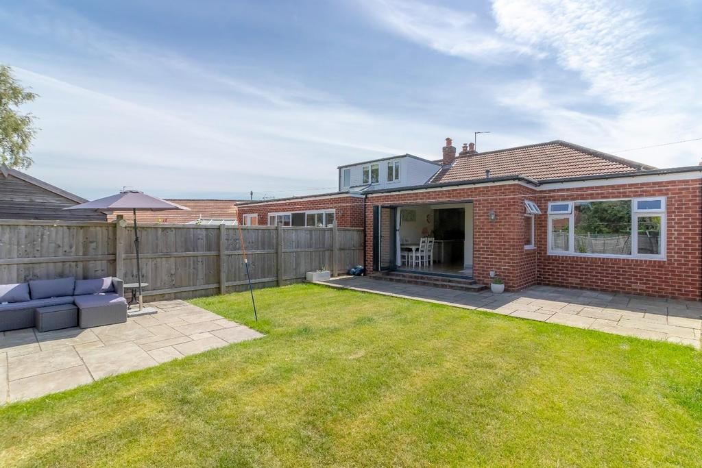 Hawes Road, Harrogate 3 bed semidetached bungalow £315,000