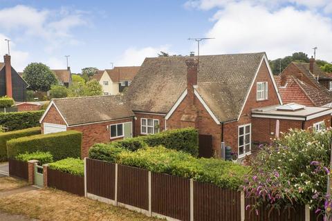 2 Barnmead Way, Burnham-on-crouch, CM0 8QD