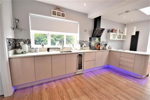 2 Barnmead Way, Burnham-on-crouch, CM0 8QD