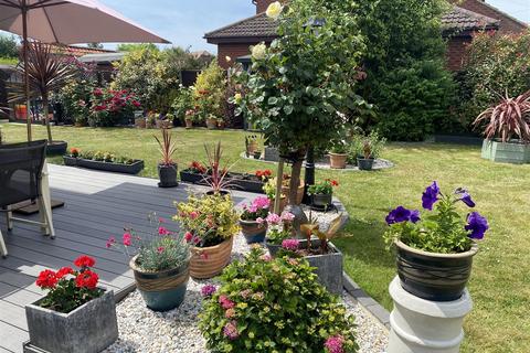 2 Barnmead Way, Burnham-on-crouch, CM0 8QD