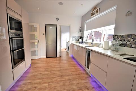 2 Barnmead Way, Burnham-on-crouch, CM0 8QD