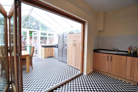 161 Barrs Road, Cradley Heath, B64 7EX