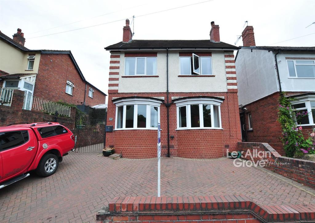 Barrs Road, Cradley Heath 4 bed detached house £399,950