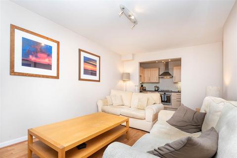 1 bedroom flat for sale, Millennium Place, London, E2