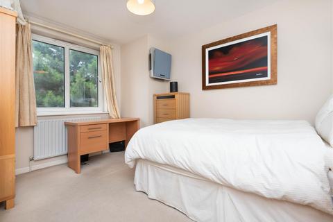 9 Millennium Place, London, E2 9NL