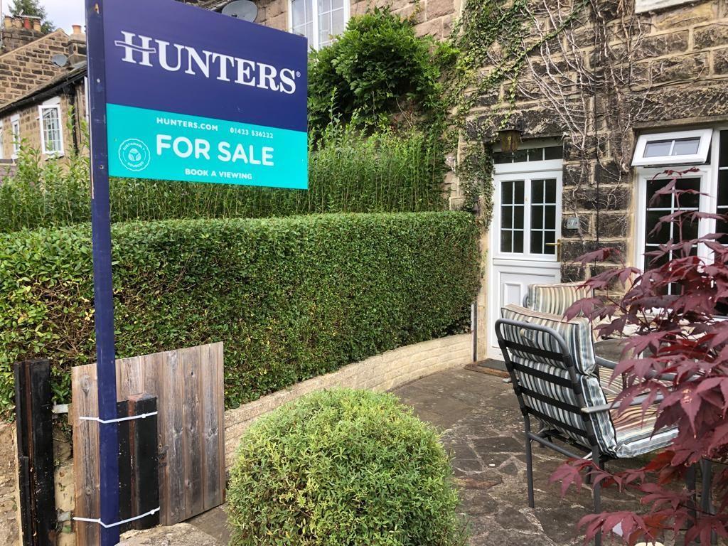 Knox Mill Lane, Killinghall, HG3 2AQ 3 bed house for sale £245,000