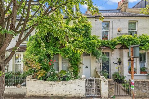 3 bedroom house to rent, Ashlone Road, London
