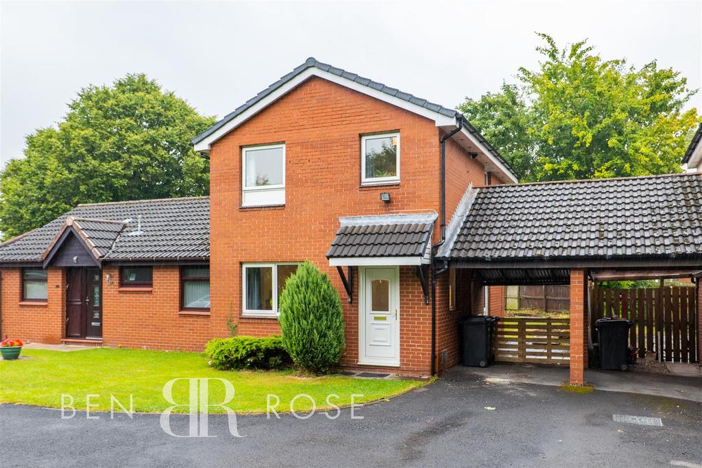 Fossdale Moss, Leyland 3 bed semidetached house £180,000
