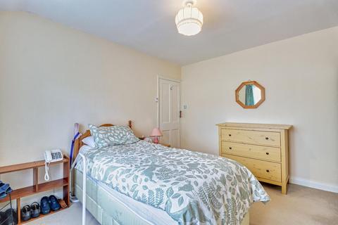 28 Alexandra Road, Horsforth, Leeds, LS18 4HD