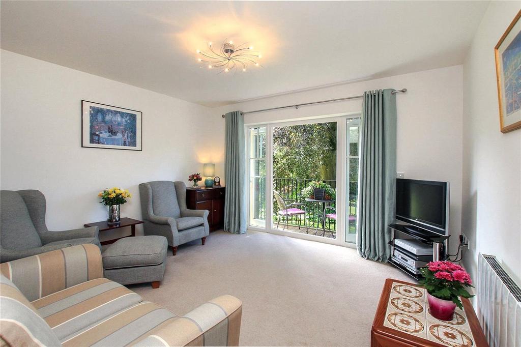 Bank Mill, Berkhamsted 2 bed flat to rent £1,750 pcm (£404 pw)