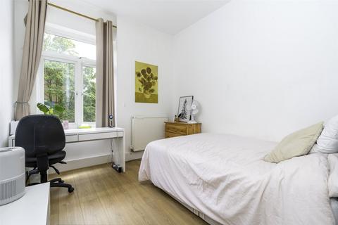 3 bedroom apartment to rent, Pratt Street, London, NW1
