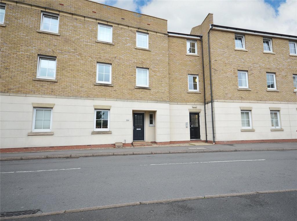 Dickens Heath Road, Dickens Heath... 2 bed flat £850 pcm (£196 pw)
