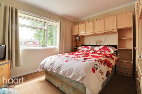 8 Bourne Avenue, Laindon, Basildon, SS15 6DX