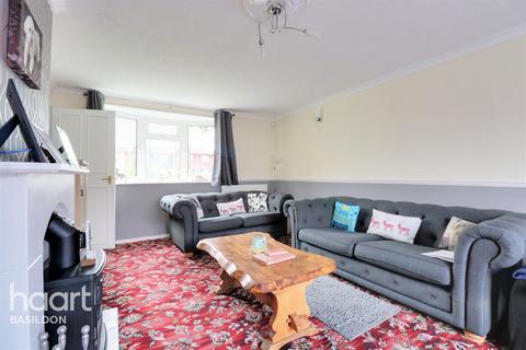 8 Bourne Avenue, Laindon, Basildon, SS15 6DX