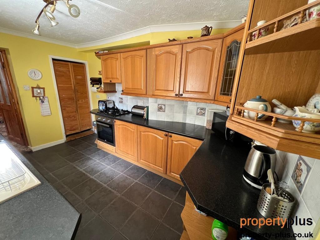 Elm Street Ferndale Ferndale 4 bed terraced house £135,000