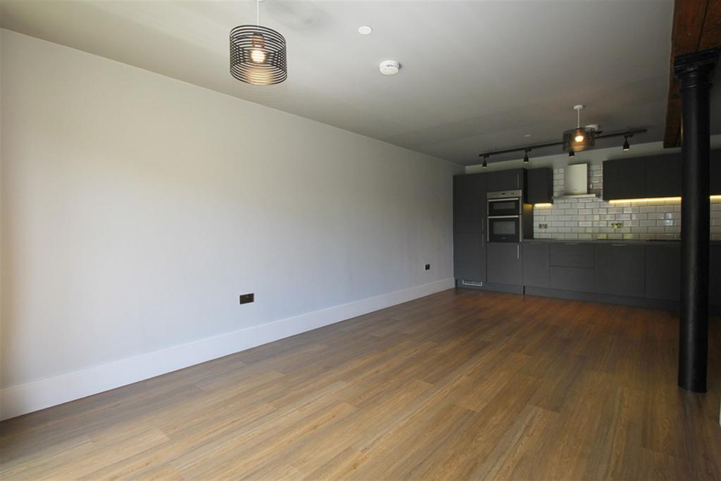 Lounge / Kitchen