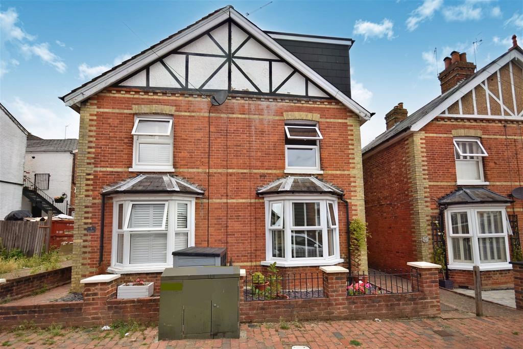 Hill View Road, Rusthall, Tunbridge... 4 bed semidetached house for
