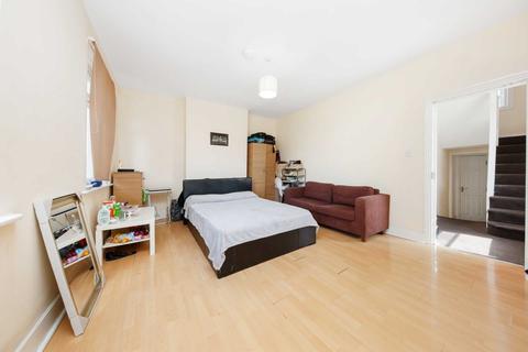 3 bedroom flat for sale - Langthorne Road, Leytonstone E11