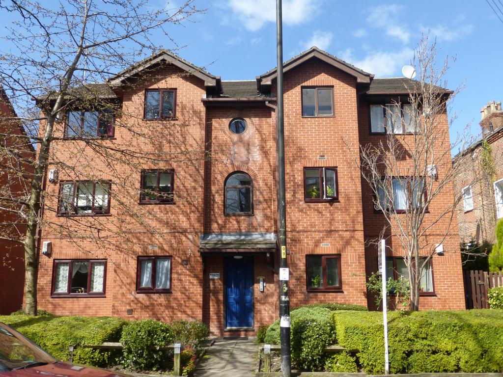 Range Road, Manchester, M16 8ES 2 bed apartment - £795 pcm (£183 pw)