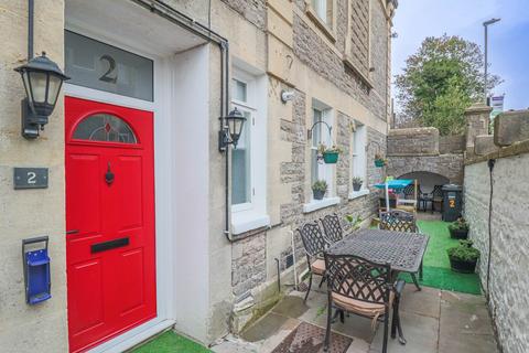 South Road, Hillside - Modern & Character Filled Flat