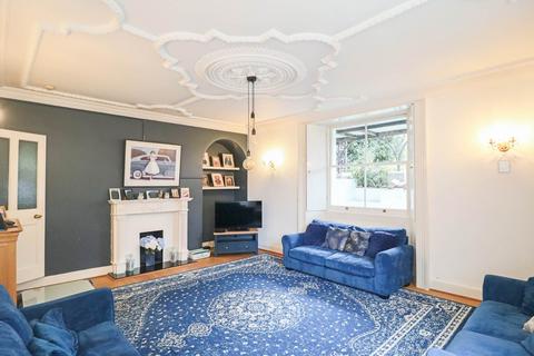 2 bedroom flat for sale, South Road, Hillside - Modern & Character Filled Flat