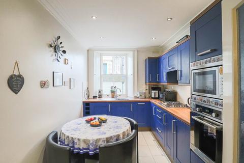 2 bedroom flat for sale, South Road, Hillside - Modern & Character Filled Flat