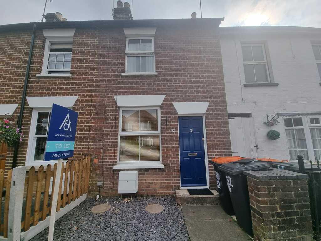 Summer Street, Slip End, Luton, Bedfordshire 2 bed terraced house £