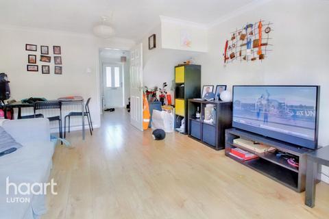 32 Dovedale, Luton, LU2 7FQ