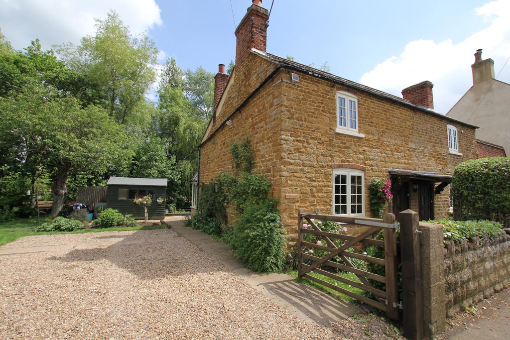 Intake Cottage, 33 Edmonsthorpe Rd, Wymondham 2 bed property £289,000
