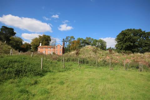 7 bedroom property with land for sale, Grand design build opportunity in Rutland.