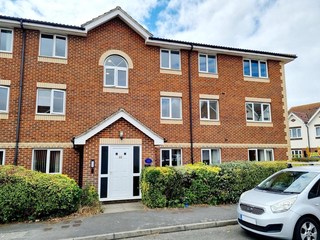 Broad Oak Close, Eastbourne BN23 2 bed flat £850 pcm (£196 pw)