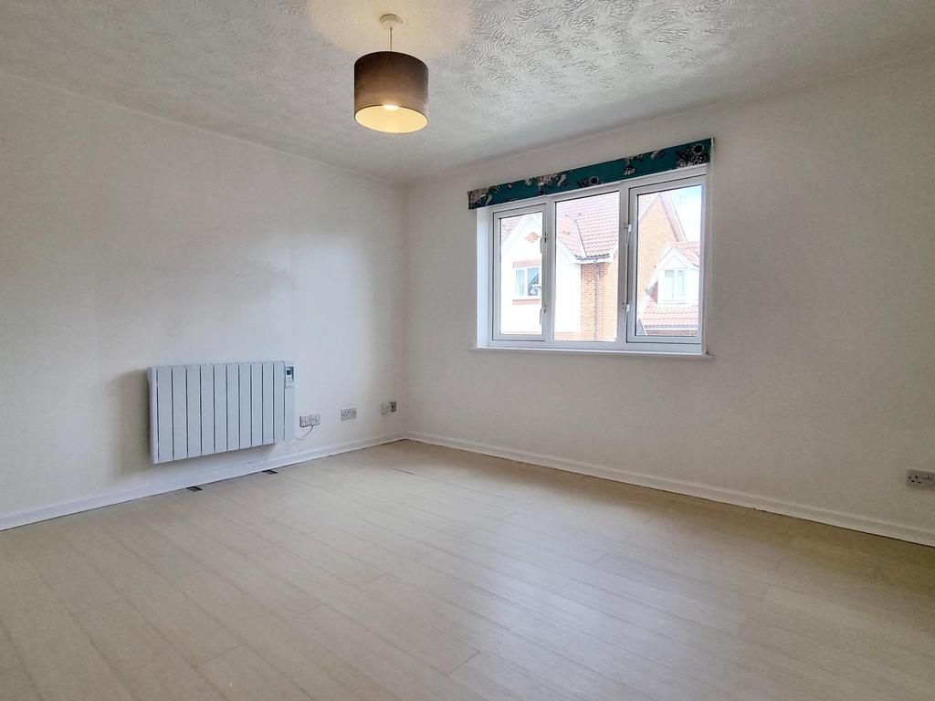 Broad Oak Close, Eastbourne BN23 2 bed flat £850 pcm (£196 pw)