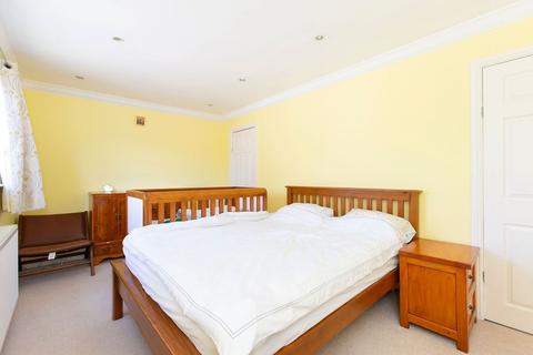 94 Eskvale Drive, Penicuik, EH26 8JJ