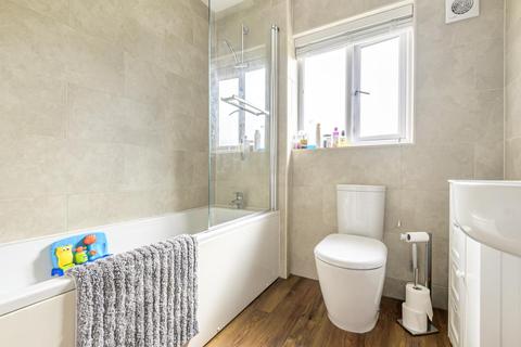 12 Jopling Road, Bisley, Woking, GU24 9FN