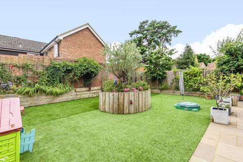 12 Jopling Road, Bisley, Woking, GU24 9FN