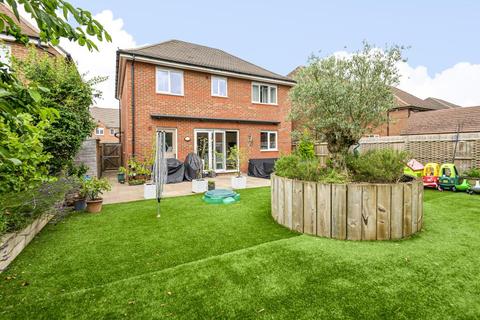 12 Jopling Road, Bisley, Woking, GU24 9FN