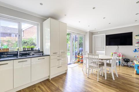12 Jopling Road, Bisley, Woking, GU24 9FN