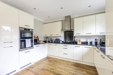 12 Jopling Road, Bisley, Woking, GU24 9FN