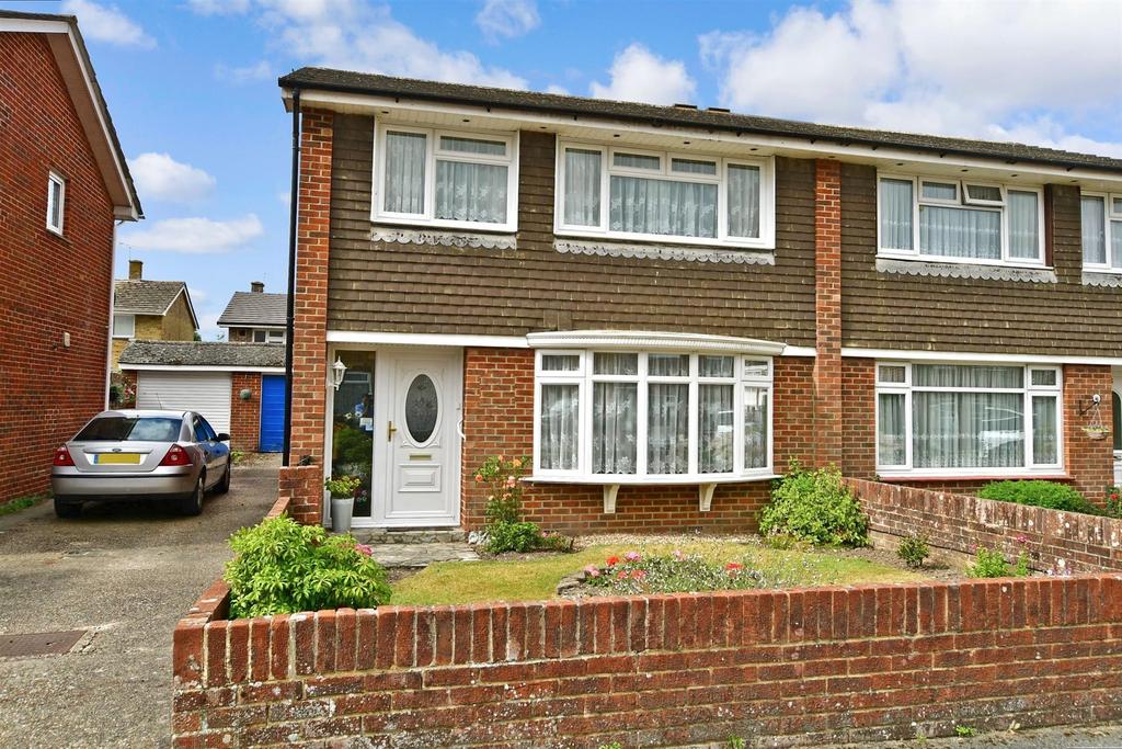 Stansted Crescent, Havant, Hampshire 3 bed semidetached house £290,000