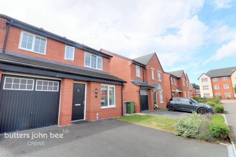 3 bedroom detached house to rent, Badens Croft Road, Crewe