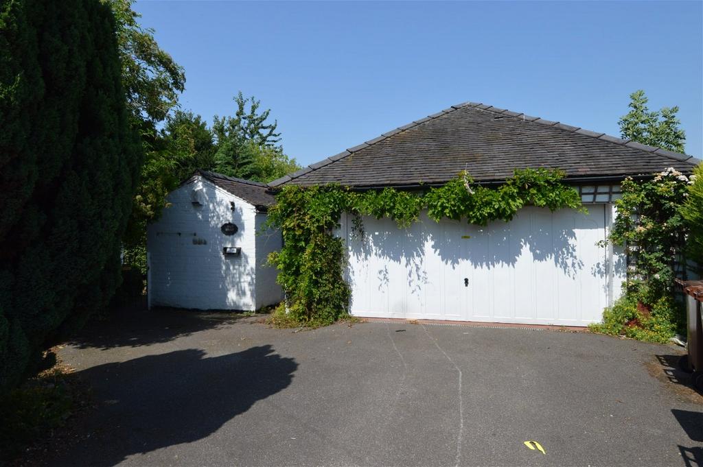 Green Lane,Rugeley,Staffordshire,WS15 2AP 3 bed cottage £325,000