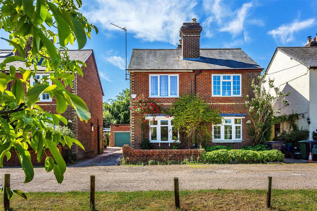 Beare Green Cottages, Horsham Road, Beare Green, Dorking, RH5 3 bed