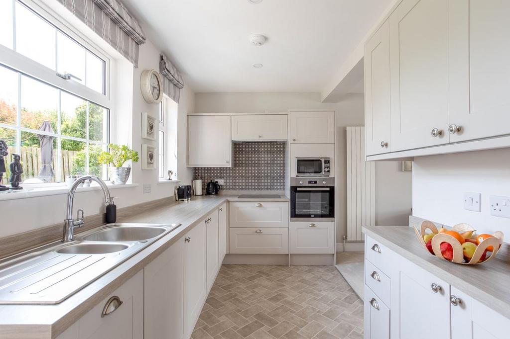 Forest Moor Road, Knaresborough 2 bed detached house for sale £389,950