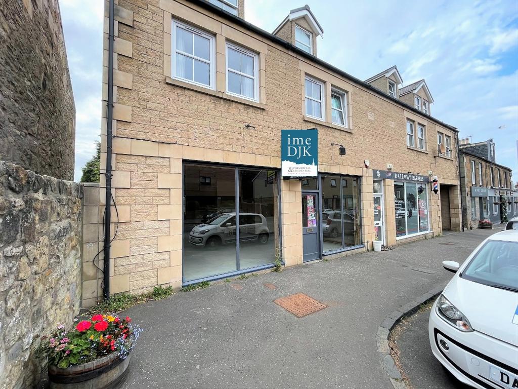 Lanark Road, Juniper Green... Property £1,333 pcm (£308 pw)