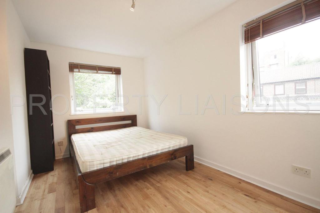 Newlands Quay, Wapping, E1W 1 bed apartment £1,547 pcm (£357 pw)
