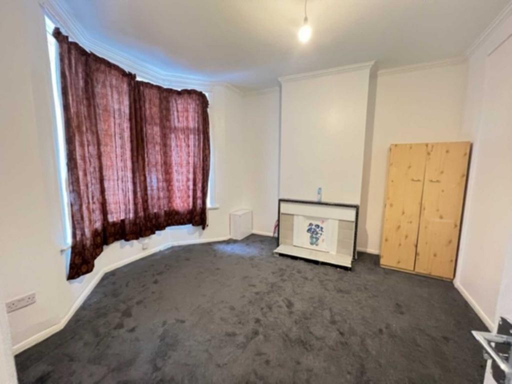 House in London - View 2