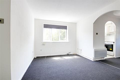 Studio to rent, Streamside Close, London, N9