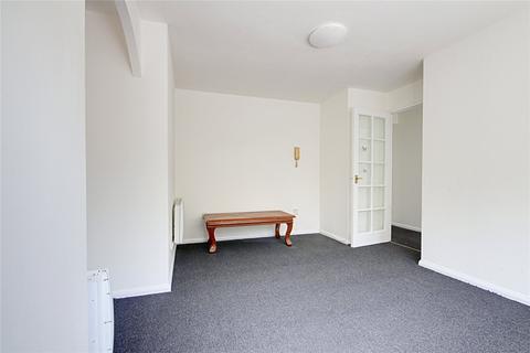 Studio to rent, Streamside Close, London, N9